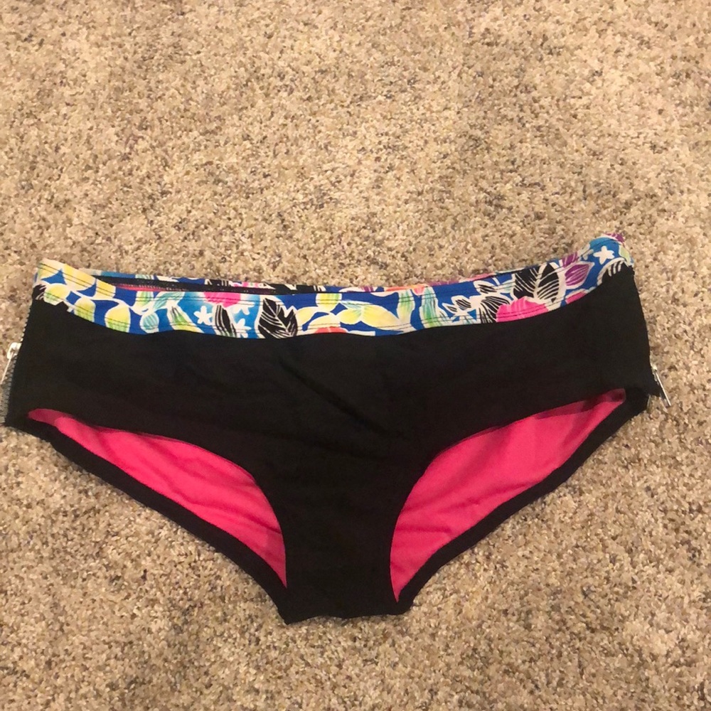 Hobie size XL swim bottoms
